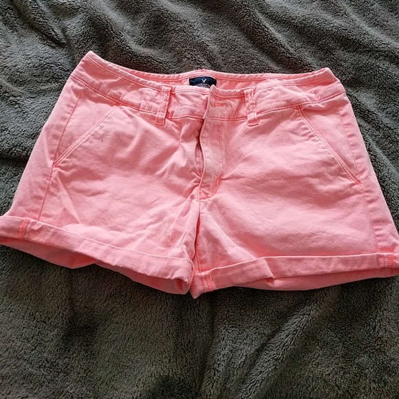 American Eagle Outfitters Pants - 🌞 American Eagle salmon color khaki shorts Size 6